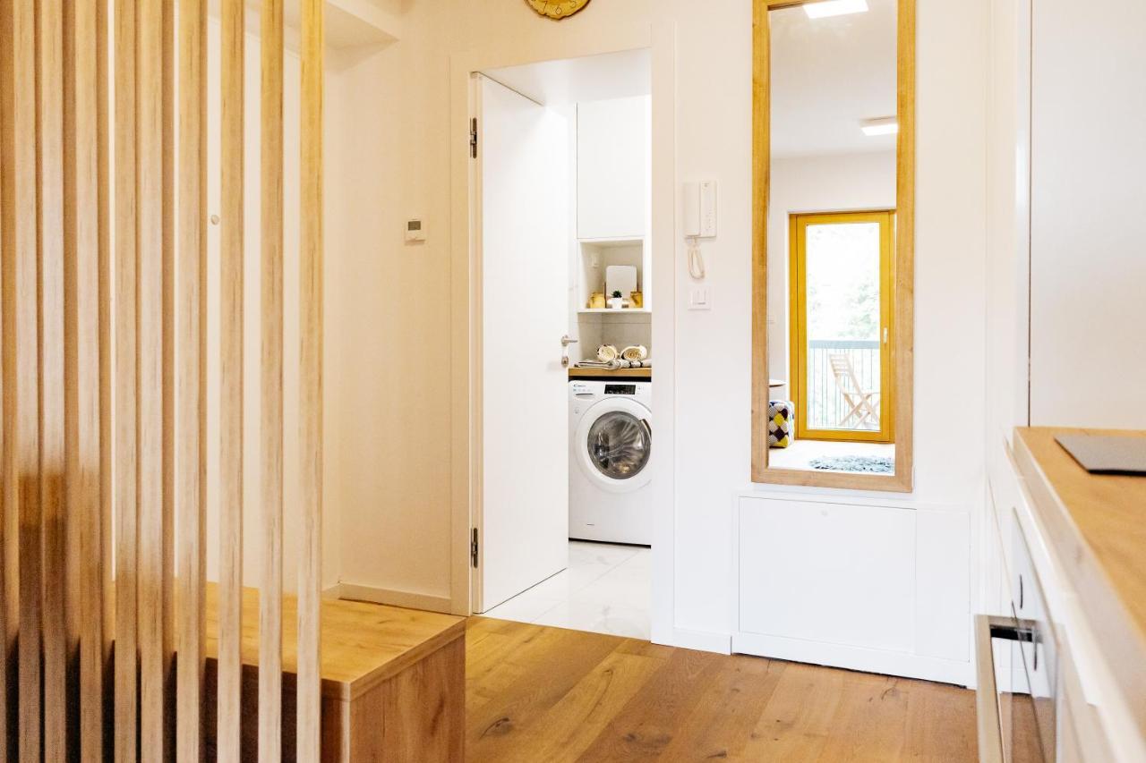 Woody - Comfy Apartment In Siska Ljubljana Eksteriør billede